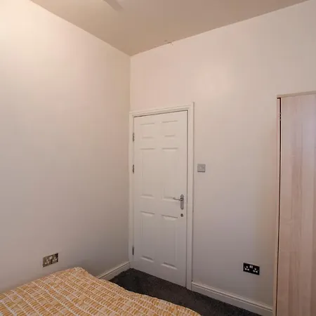 Comfy In Leeds Near Motorway & City *