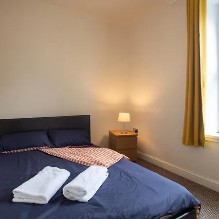Comfy In Leeds Near Motorway & City Holiday home