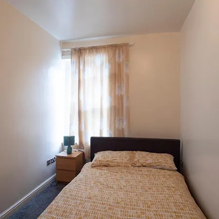 Comfy In Leeds Near Motorway & City * Leeds (West Yorkshire)