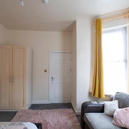 Comfy In Leeds Near Motorway & City Hébergement de vacances
