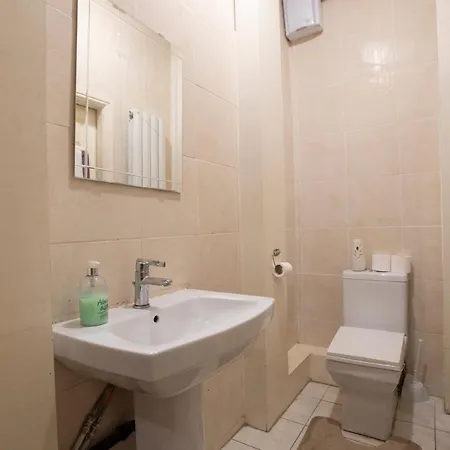 Hébergement de vacances Comfy In Leeds Near Motorway & City *
